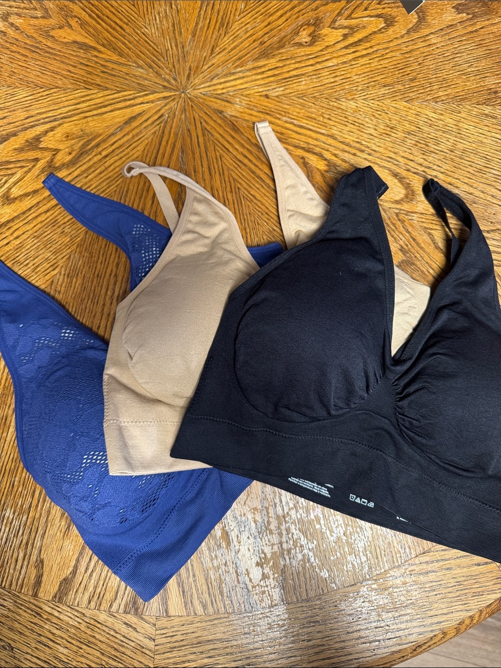 Rhonda Shear NWOT L BUNDLE OF 3 Wireless Seamless Comfort Bras black nude purple